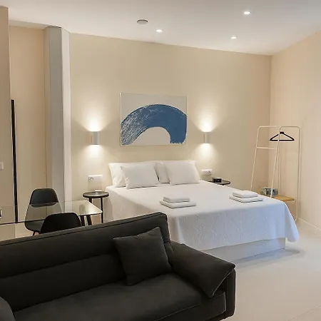 Roca Coll Msuites Valensiya