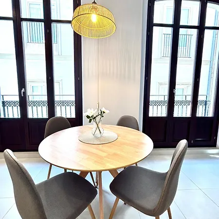 Casa Valencians Апартаменты *
