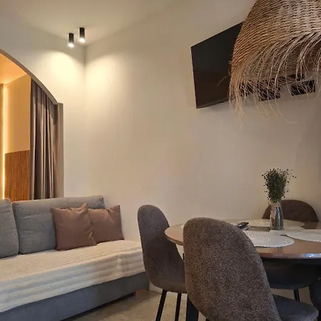 Sleeps Aprt V Aparthotel Valenza