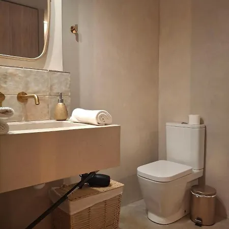 Sleeps Aprt V Aparthotel