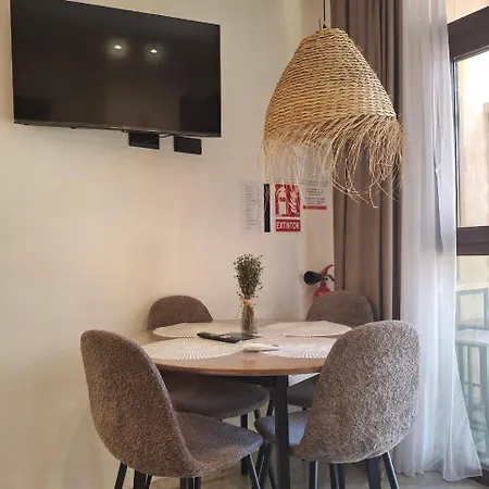 Aparthotel Sleeps Aprt V *