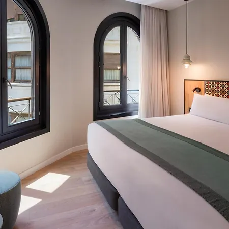 Hotel Catalonia Excelsior 4*