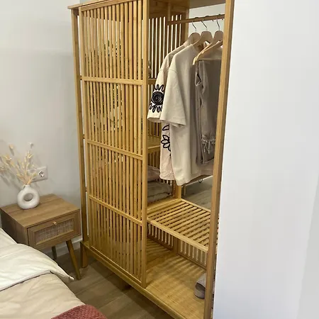 Bright & Modern - Rose Y Maya *