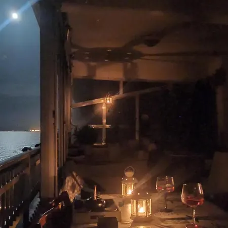 Homestay Blue Double Private At Front - En La Playa Piso Compartido *