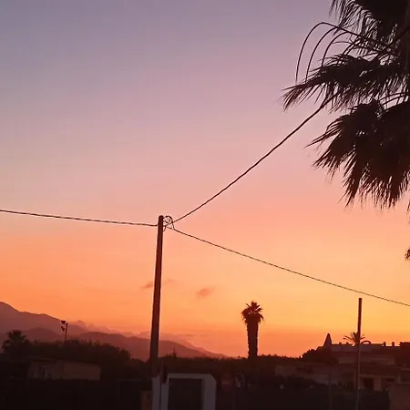 Homestay Blue Double Private At Front - En La Playa Piso Compartido