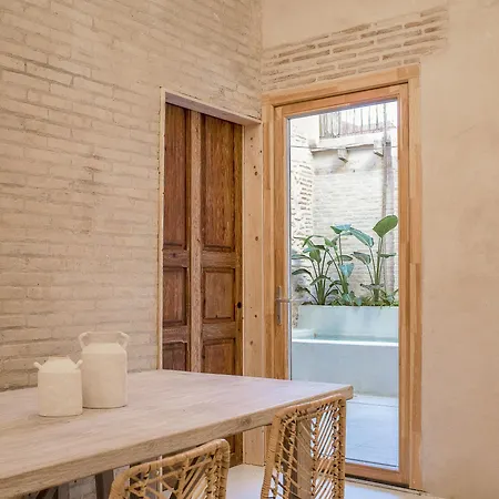 Design House With Swimming Pool Near The Sea 公寓 *