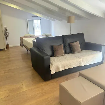 Bella Flats * Valence