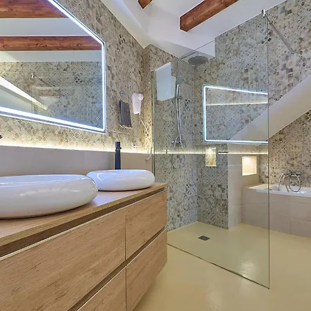 Invalencia Alberic Jungle R Big House Stylish 3 Bdr & 3 Wc With Private Terrace