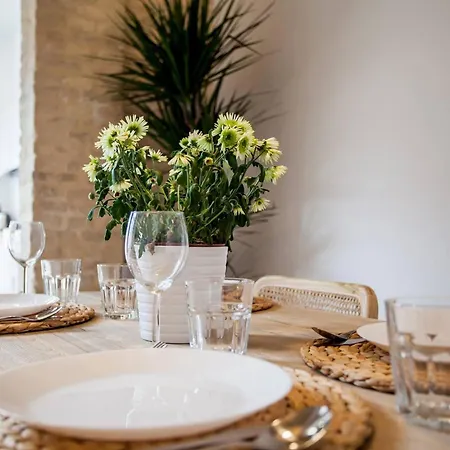 Aire Holidays Apartment Valencia