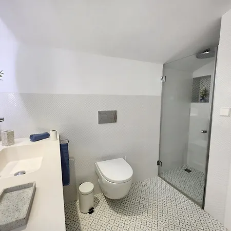 Md Barraques De Lluna *