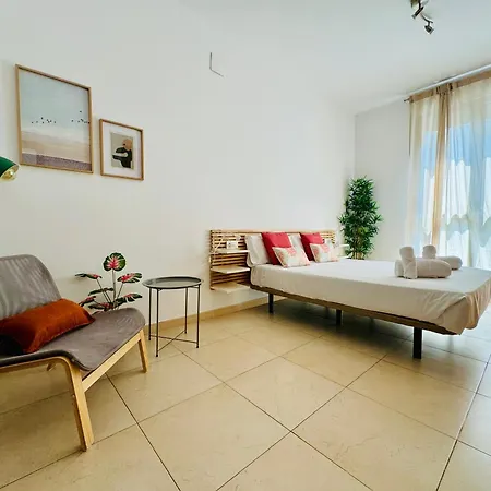 Stylish With Terrace On The Beachfrom Apartament Walencja