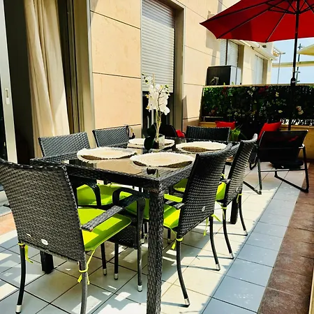 Appartement Stylish With Terrace On The Beachfrom