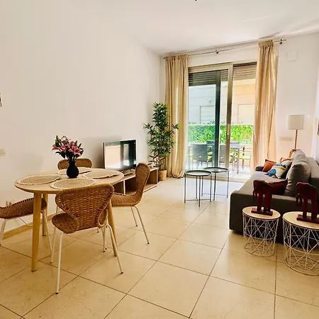 Stylish With Terrace On The Beachfrom Apartament