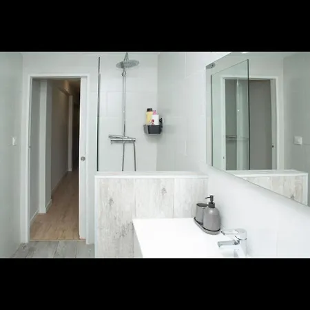 Luminosa En Piso Compartido Апартаменты