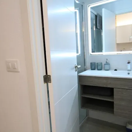 Modernist House In Cabanyal Apartamento *