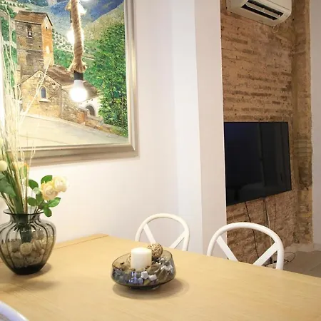 Modernist House In Cabanyal *