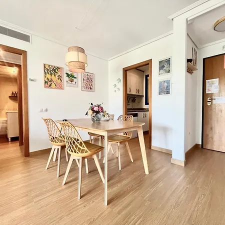 Beachfront Family With Pool Daire *