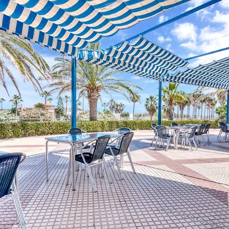 Beachfront Family With Pool *