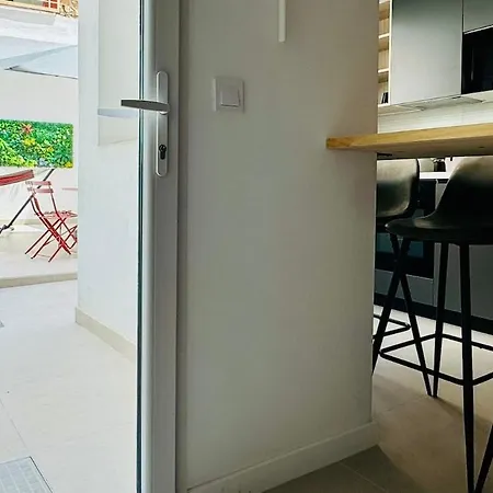 Planas 3 Designer Aparment With Terraza In Ruzafa Soho