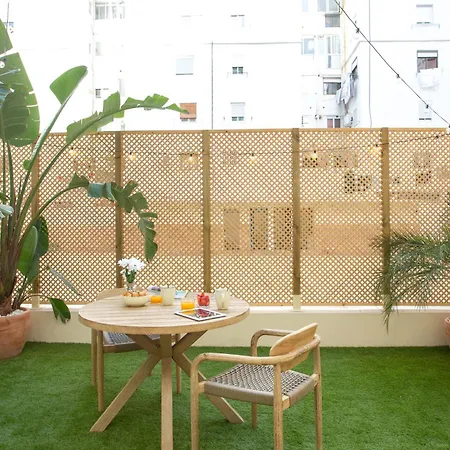 Nomad Haux Mestalla Πανσιόν 3*