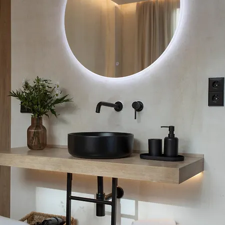 Nomad Haux Mestalla Πανσιόν 3*