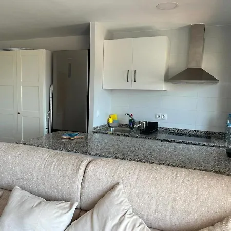 Bright Accommodation Next To The Turia Gardens *