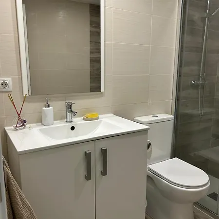 Bright Accommodation Next To The Turia Gardens *