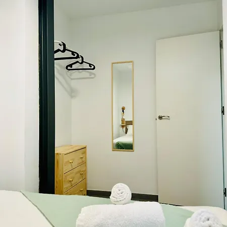 Mediterranean Flat Next To The Historic Center *