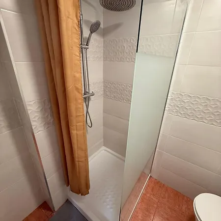 Con Cocina Y Bano Privado De Temporada Vacaciones Largas Long Desde 11 Noches 아파트 발렌시아