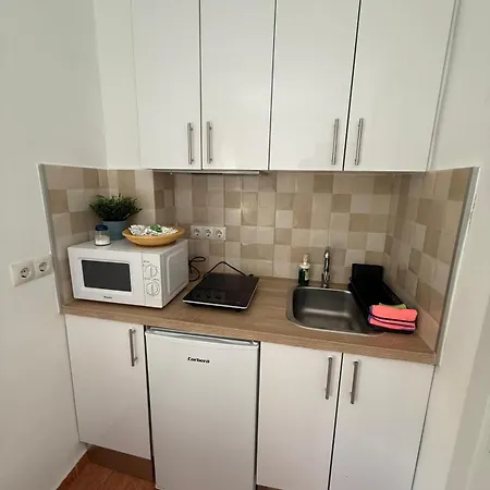 Estudios Con Cocina Y Bano Privado De Temporada Instancias Largas Long Desde 11 Noches