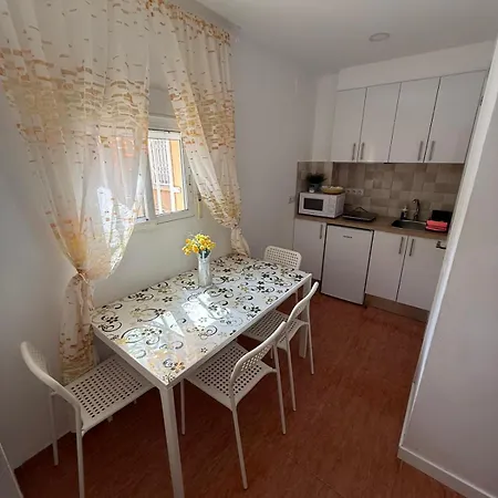 Con Cocina Y Bano Privado De Temporada Vacaciones Largas Long Desde 11 Noches 아파트 *