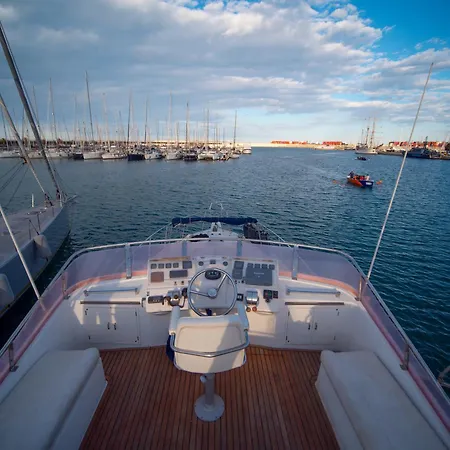 Master&commander Botel Valencia