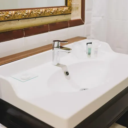 Ad Hoc Monumental 1881 Отель 3*