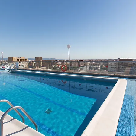 酒店 Novotel Lavant 4*