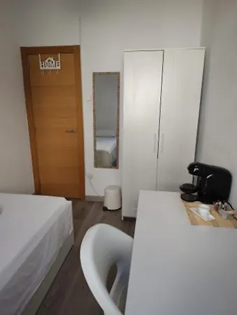 Agui House Pansiyon *