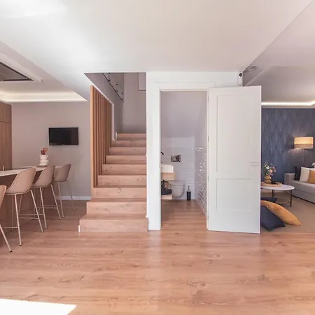 Md Barraques De Lluna فالنسيا