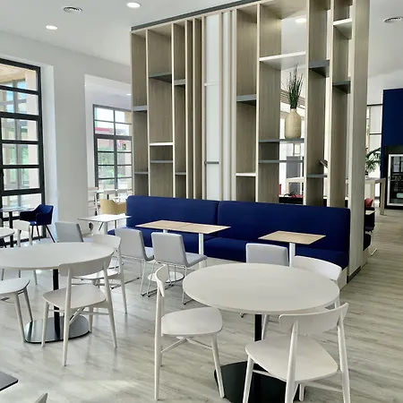 Hotel Express Ciudad De Ciencias By Ihg