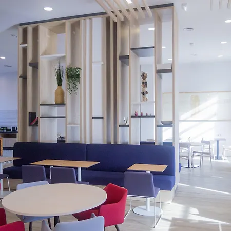 Express Ciudad De Ciencias By Ihg Hotell Valencia