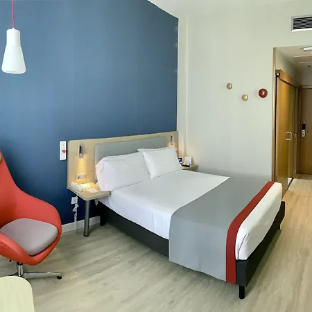 Express Ciudad De Ciencias By Ihg Hotel 3*