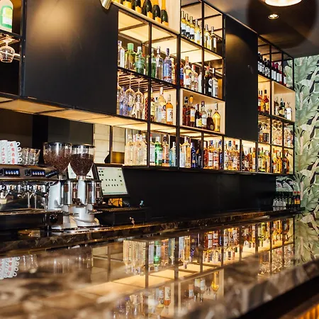 مالكوم وباريت فندق فالنسيا