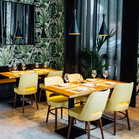 Hotel Malcom And Barret