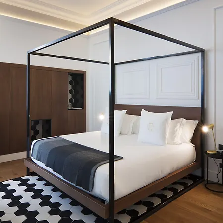 One Shot Reina Victoria Hotel 4*