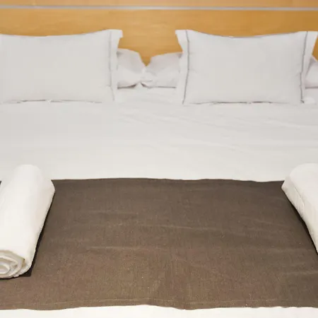 & Co. J. Botanico Boutique 3*