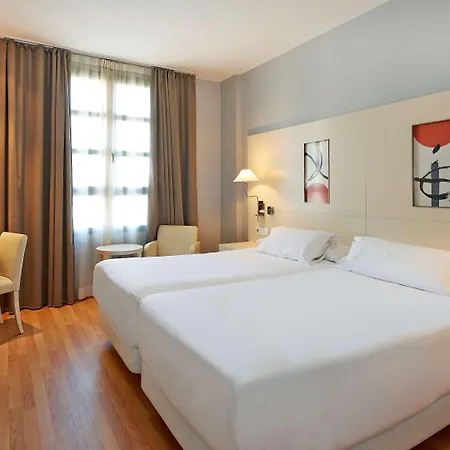 Hotel Nh Artes 4*