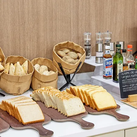 호텔 Nh Ciencias 3*