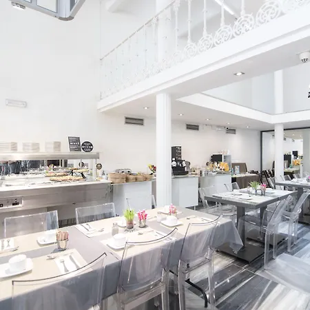 Petit Palace Plaza De La Reina מלון 3*