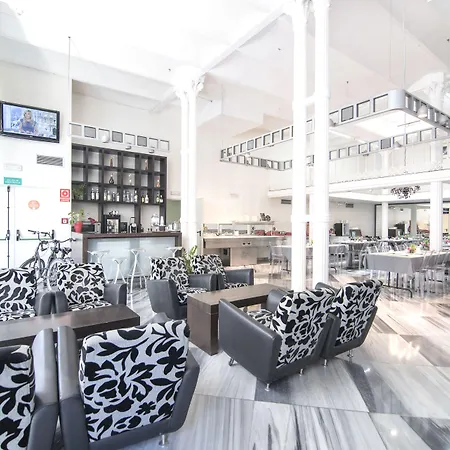 Petit Palace Plaza De La Reina מלון 3*