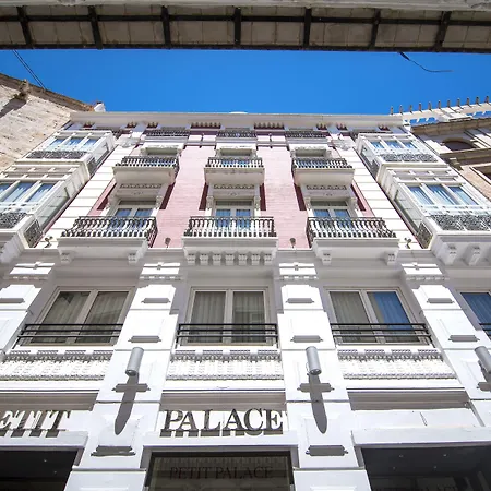 Petit Palace Plaza De La Reina מלון 3*
