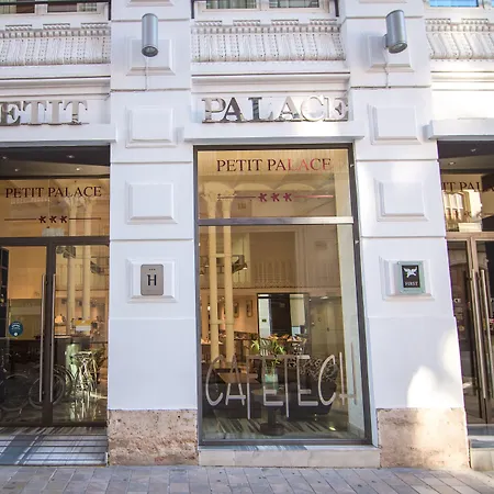 Petit Palace Plaza De La Reina Отель Валенсия