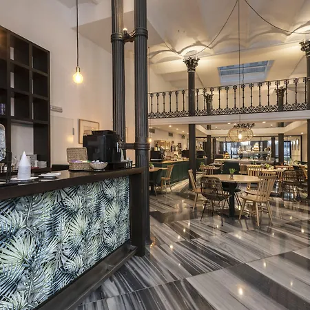 מלון Petit Palace Plaza De La Reina